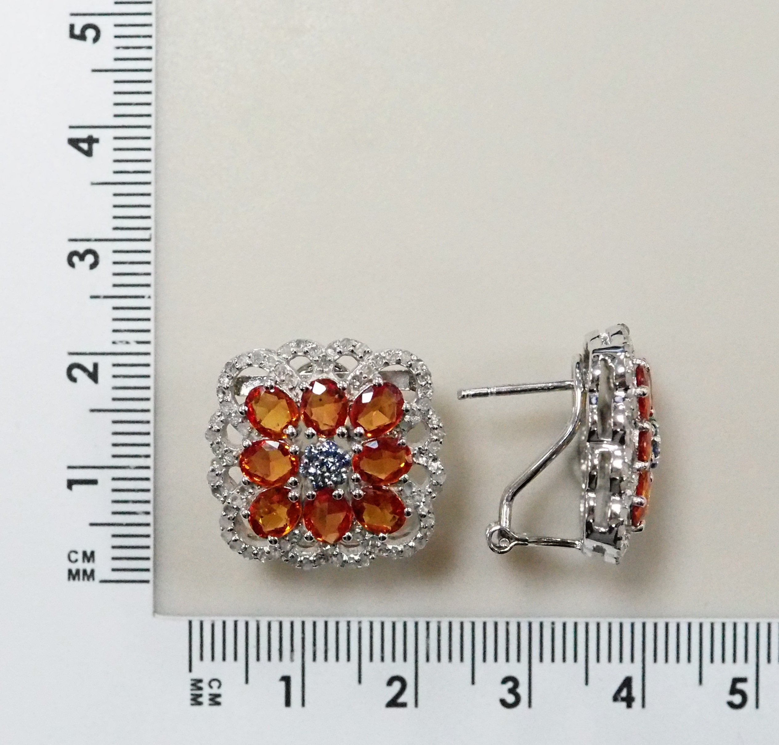 Серебряные серьги с оранжевыми сапфирами